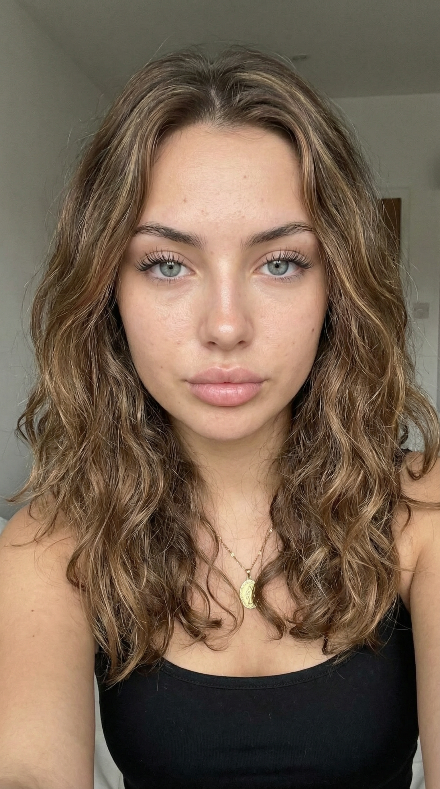 Загружаешь свои фото